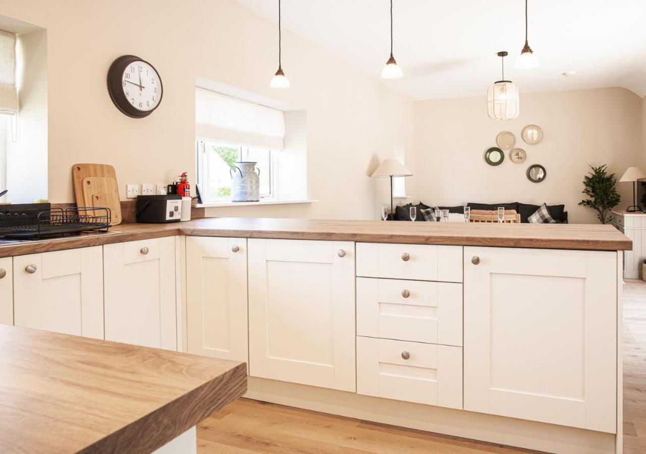 The Barn In Longhope - Luxury Barn Conversion Luaran gambar